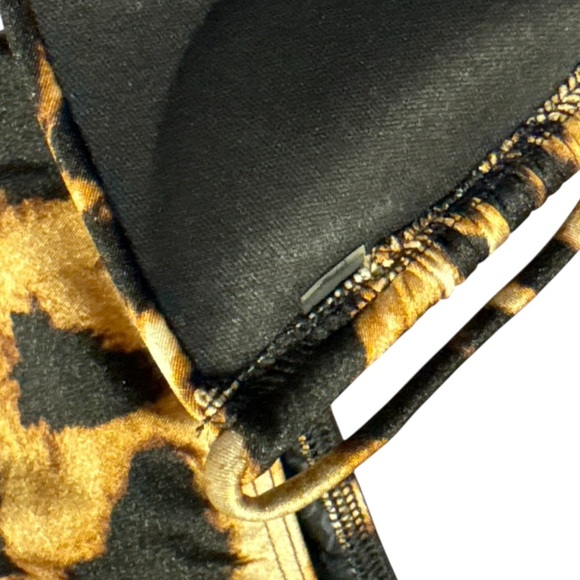 Victorias Secret Cheetah Print Toggle Bikini Set - Picture 9 of 9